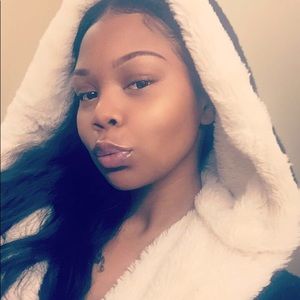 Meet your Posher, Anijae